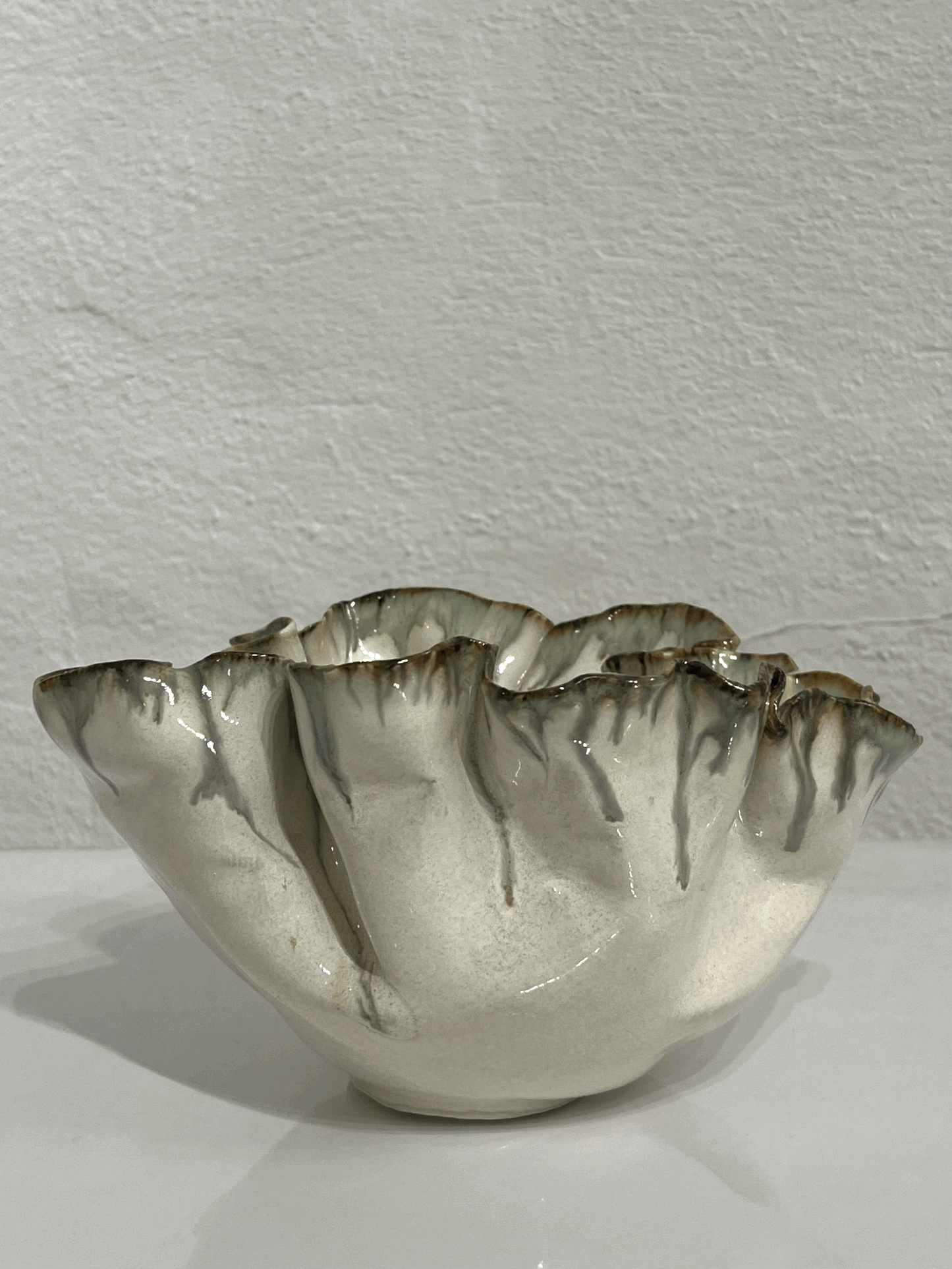 Large Wavy Dish in White Truffle